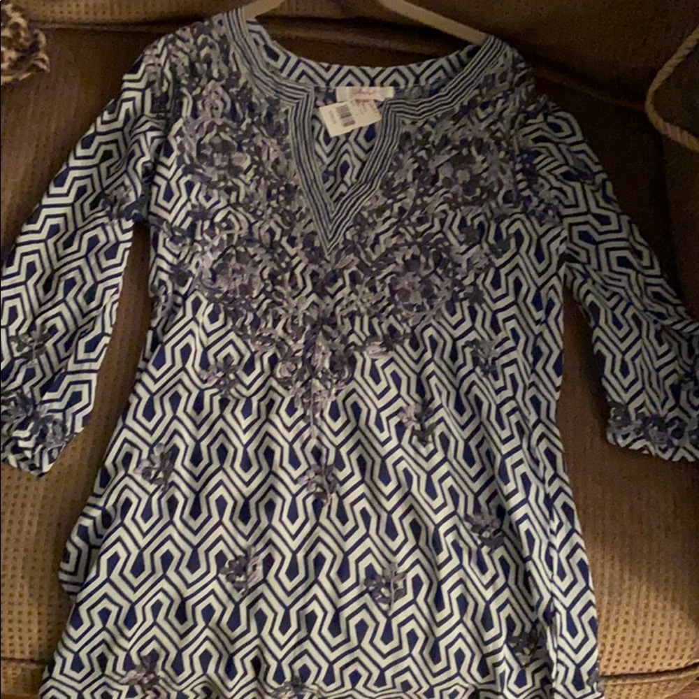NWT Amaya 100% silk top Navy blue Size 4